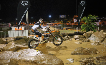 Toby Price in the creek crossing at 2014 Sydney enduro-x night time event